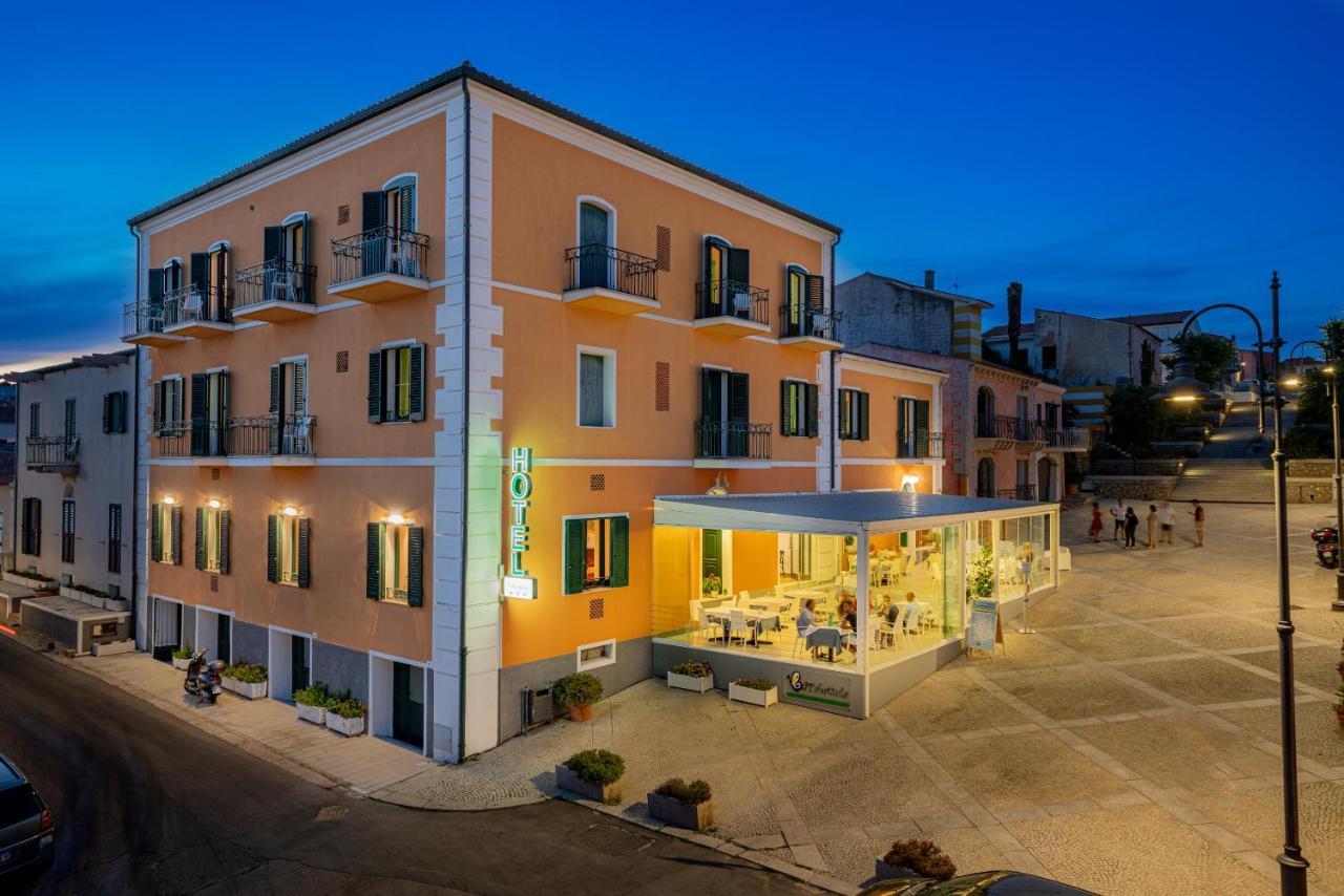 Hotel Marinaro Santa Teresa Gallura Exterior photo